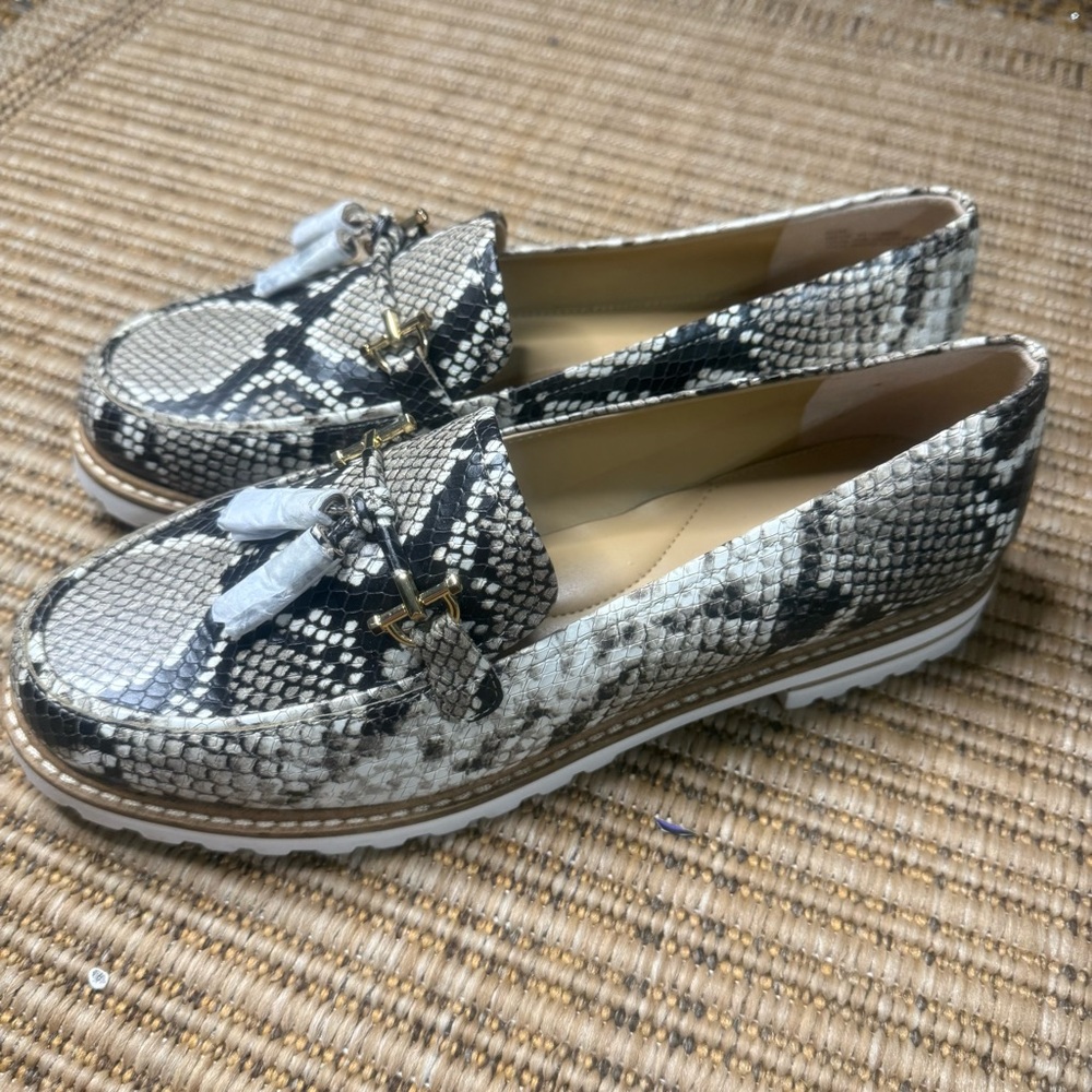 NWOT Talbots Laura Snake Print Loafers With Tassels